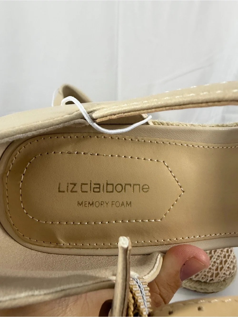 NWT Liz Claiborne Women’s Size 11 Cream Ankle-Strap Espadrille Wedge Sandals